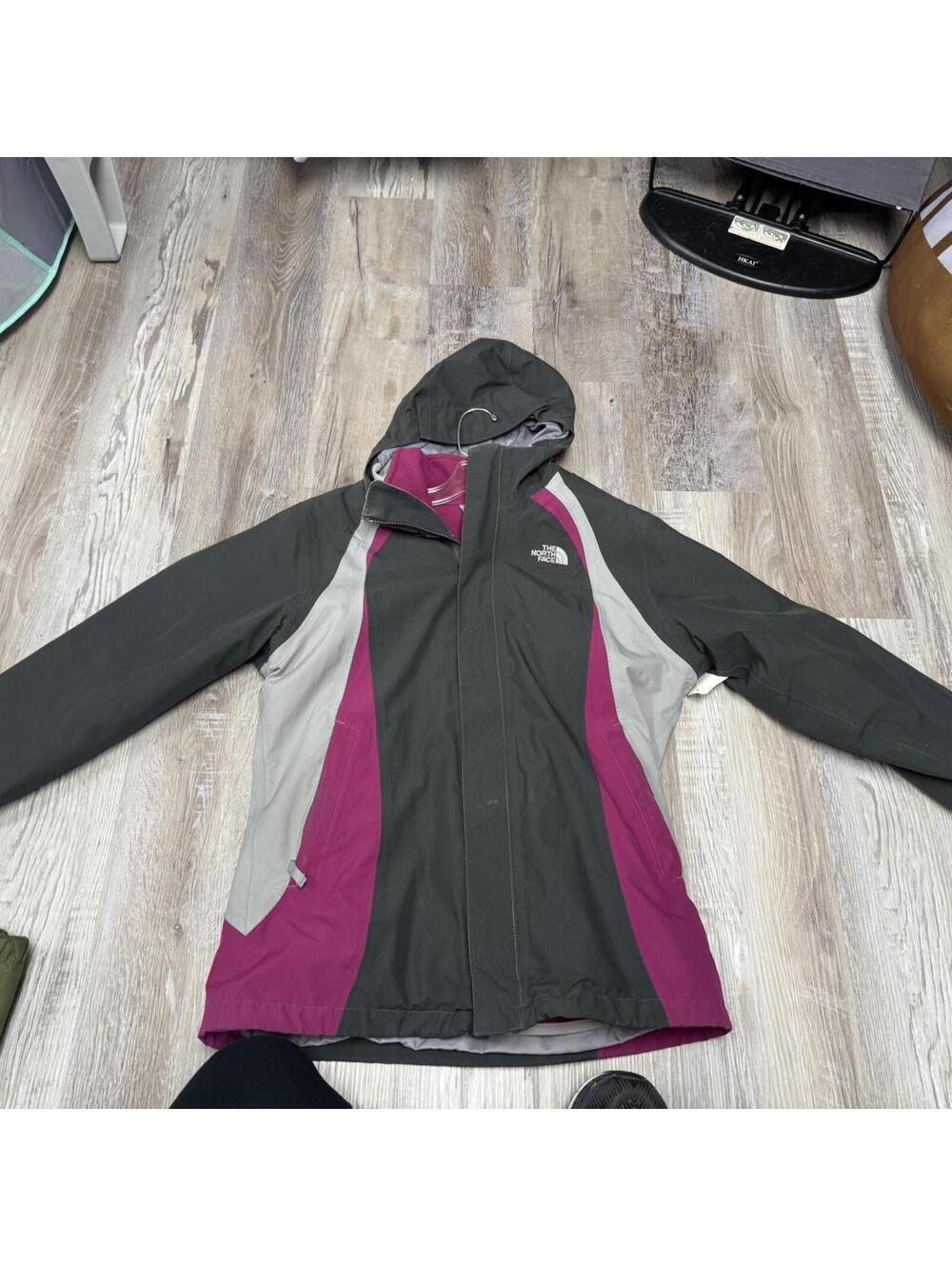 The north face girls jacket gray and purple size XL 18